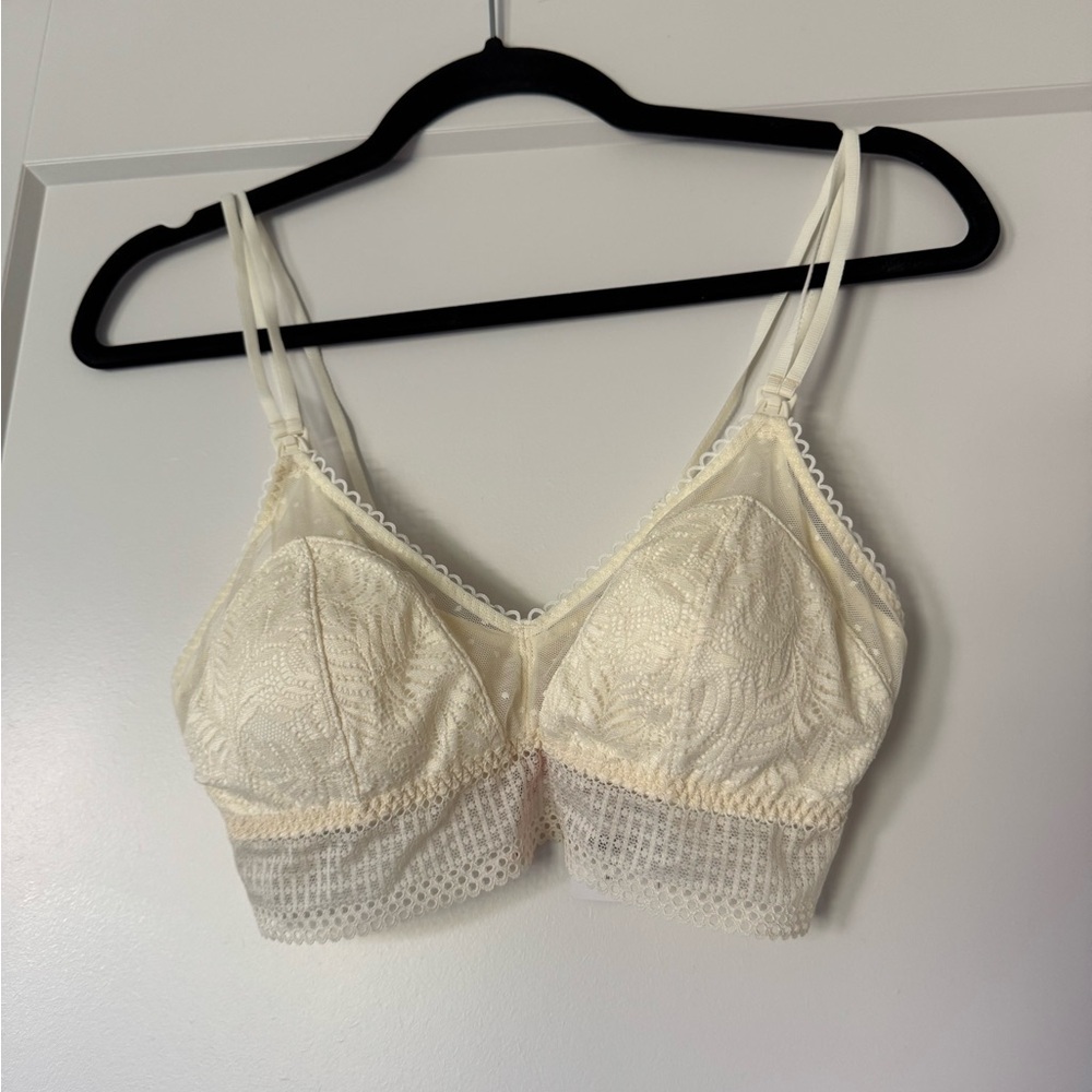 NWT Target Momanda Stylish Mom Elegant Cream Lace Nursing Bralette Size M
